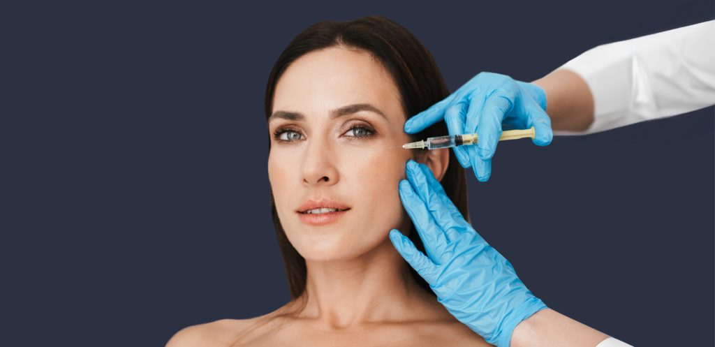 Tratamiento con neuromoduladores faciales en clínica estética de Santander y Valladolid, suavizando arrugas y rejuveneciendo la expresión del rostro de forma natural.