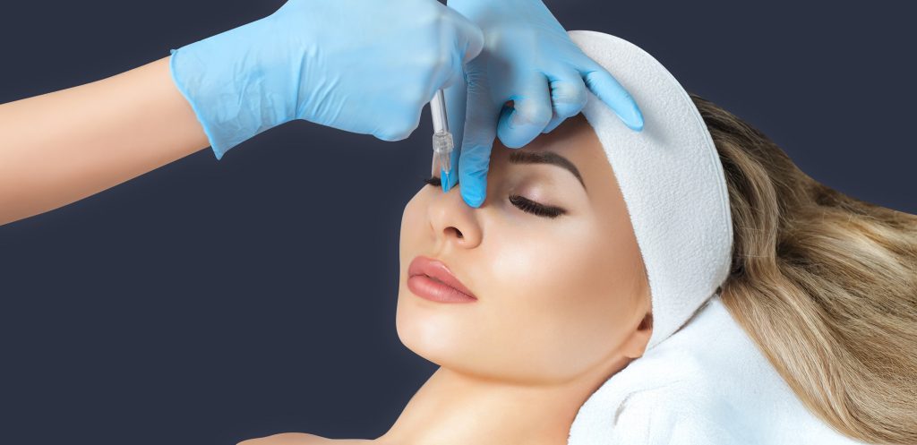 Tratamiento de rinomodelación con ácido hialurónico en clínica estética de Santander y Valladolid para perfilar y armonizar la nariz sin cirugía.